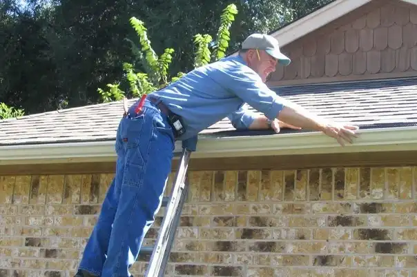 SDRR Roofer Fixing Broken Gutter